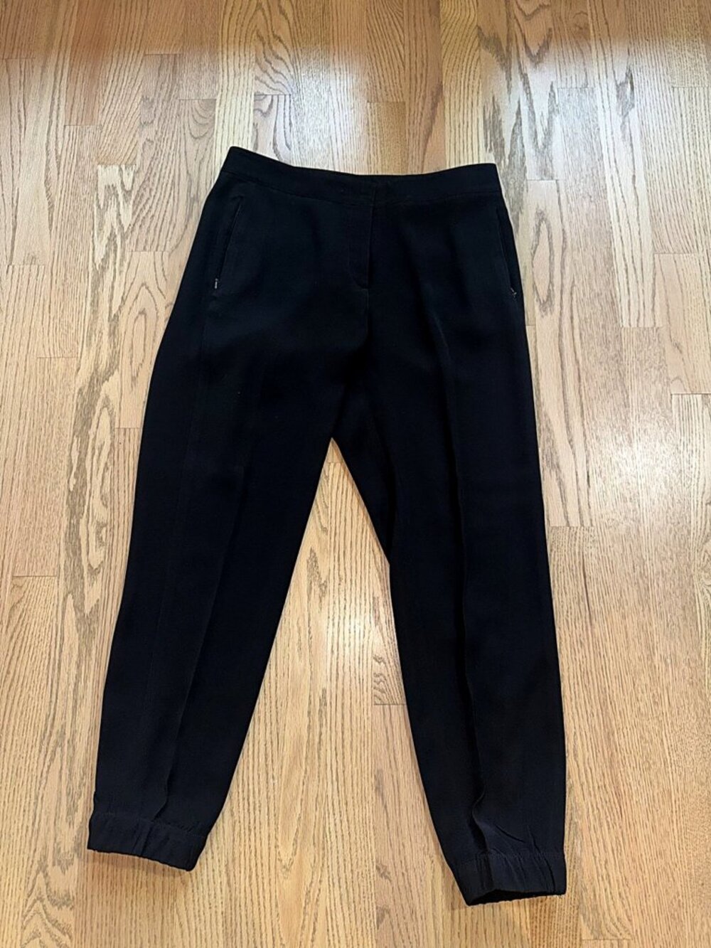 Theory Black Crepe Jogger Pants Zip Pockets Pressed Crease Size 8